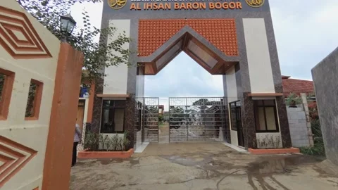 Gedung Pesantren Al Ihsan Baron